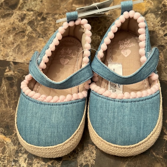 NWT. Baby Oshgosh size 3 - Picture 2 of 3